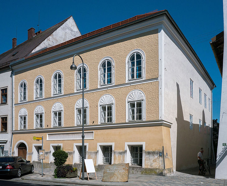 File:Braunau Hitlerhaus 2.jpg