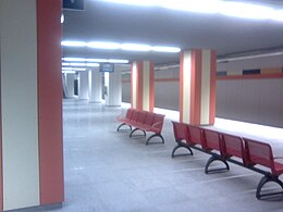 Station de métro Bucarest Policolor.jpg