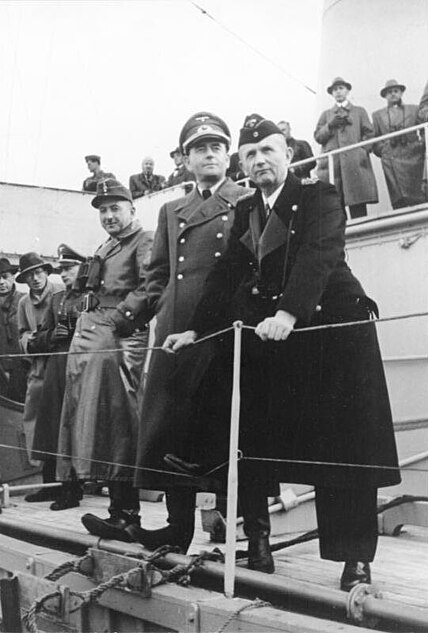 File:Bundesarchiv Bild 146III-372, Xaver Dorsch, Albert Speer, Karl Dönitz.jpg