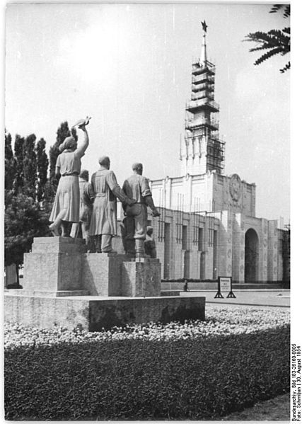 File:Bundesarchiv Bild 183-26160-0005, Leipzig, Messegelände, Sowjetischer Pavillon.jpg