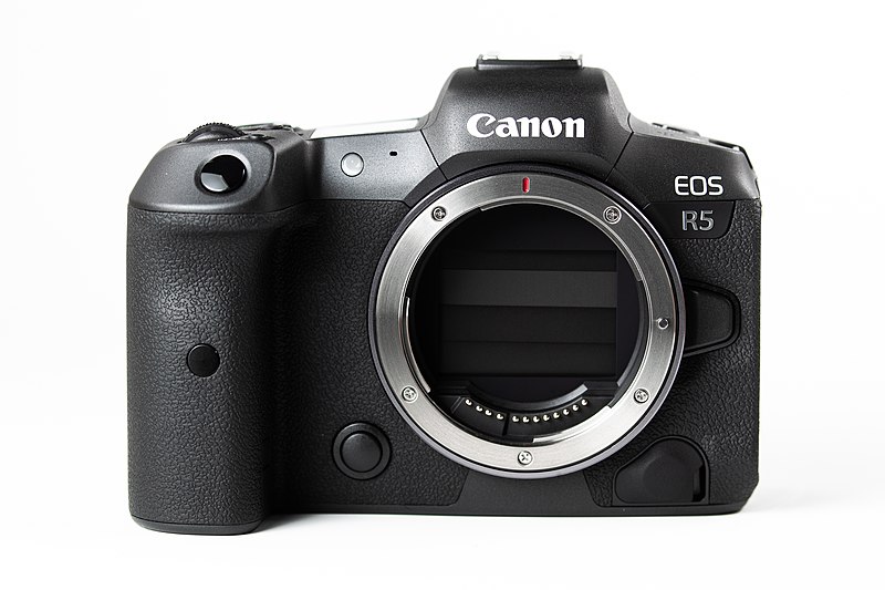 Canon Unveils the EOS R, Its First Full-Frame Mirrorless Camera