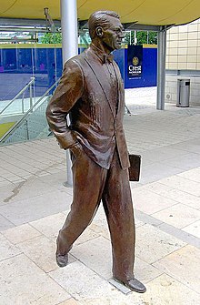 Cary Grant Statue.jpg