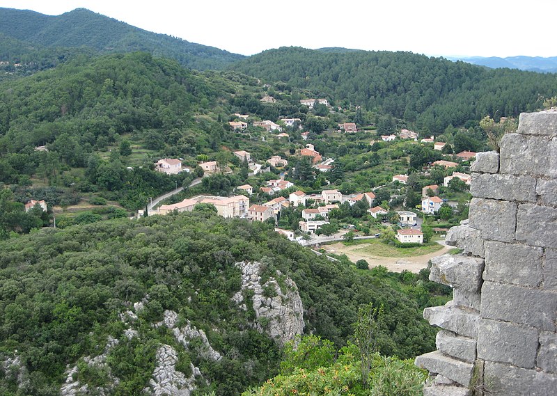 File:Centre de Saint-Jean-du-Pin vu depuis les ruines du Castellas.jpg