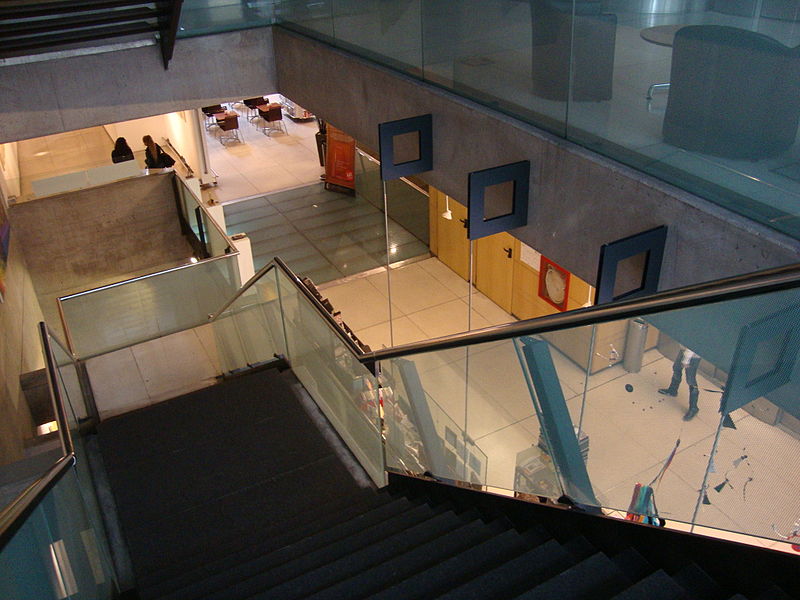 File:Centro Cultural de Cooperación (escalera a PB).JPG