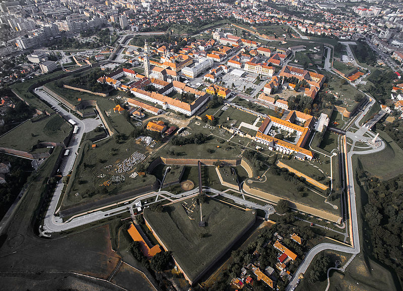 File:Cetatea Alba Iulia din aer toamna.jpg