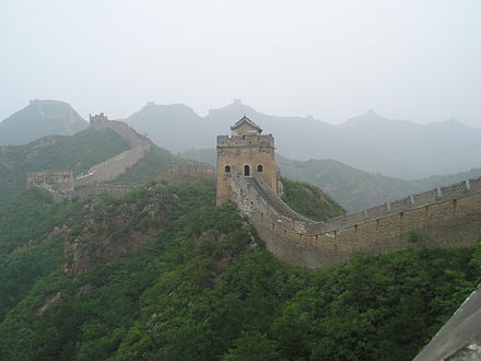 Великий китайський мур у тумані
