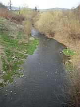Râul Lechința în satul Chiraleș