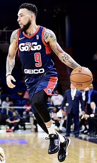 <span class="mw-page-title-main">Chris Chiozza</span> American basketball player