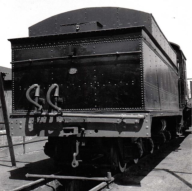 Number plate on tender no. 805