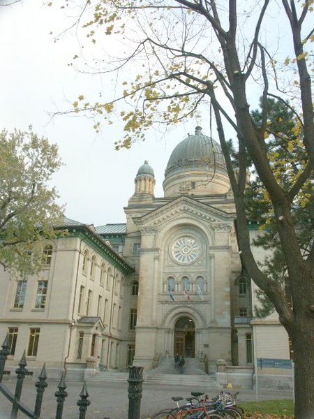 File:Collège Dawson, façade sur Sherbrooke O, Montréal 2005-11-10.JPG