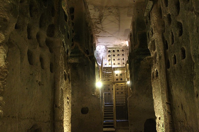 File:Columbarium - Maresha ruin.jpg