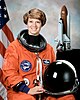 Eileen Collins, première pilote et commandante d'une navette spatiale américaire