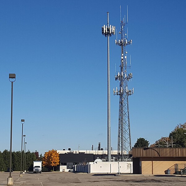 File:Communications tower, Dearborn, Michigan (crop).jpg