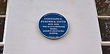 Plak biru untuk Constance Penswick Smith. Terletak di Gereja Berjalan, Newark-on-Trent, Inggris