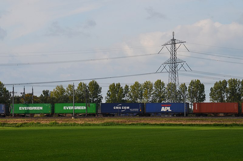 File:Container train Hamelen 2019.jpg