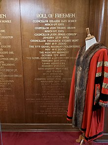 Example of the panelling which lists the Roll of Freeman in Dudley Council House DMBC roll of freemen 20220316.jpg