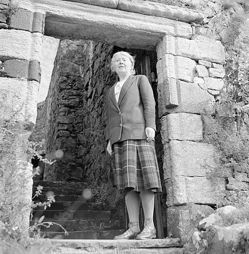Dame Flora MacLeod of MacLeod op Dunvegan Castle, een kasteel dat toebehoort aan, Bestanddeelnr 252-0170
