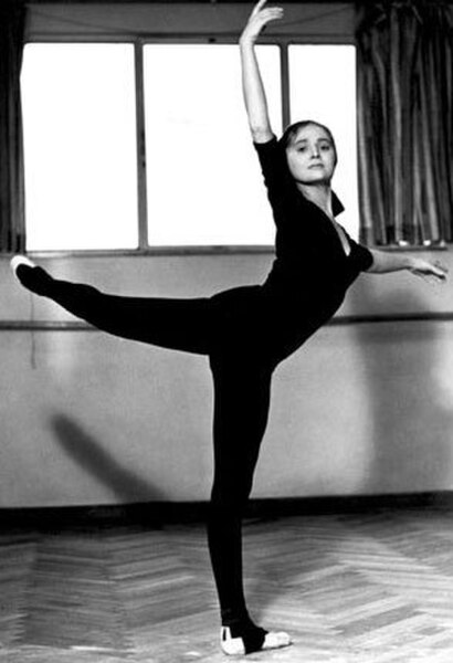 Valerie Sutton in a dance pose...