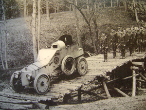 Davidson armored car en route to San Francisco, 1915 Davidson armored car 1915.png