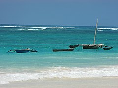 Praia Diani 2013 - panoramio (12) .jpg