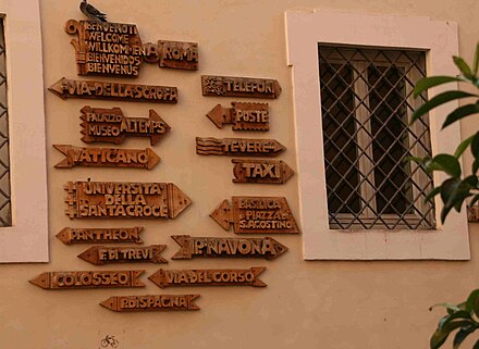 Directions for pedestrians on a wall near Piazza Navona