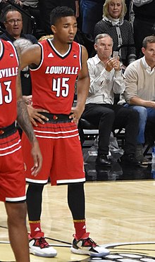 Mitchell playing for Louisville in 2017