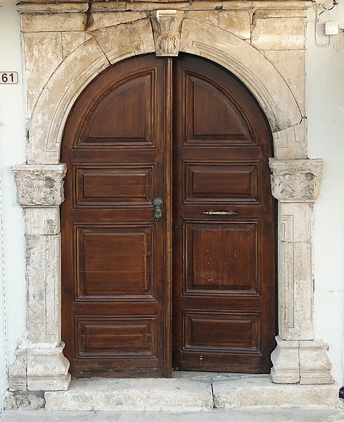 Файл:Door in Rethymno 02.jpg