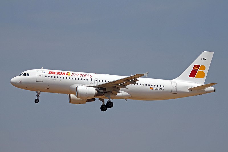 File:EC-FGV A320-211 Iberia Express PMI 29MAY12 (7296768814).jpg