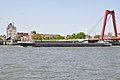 Nederlands: De SIANTO afvarend op de Nieuwe Maas voor Rotterdam.