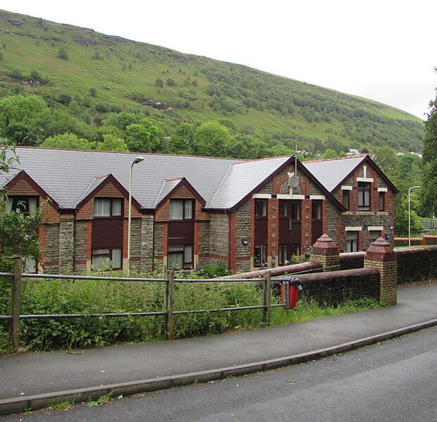 File:East side of Glan yr Afon, New Tredegar - geograph.org.uk - 6186045.jpg