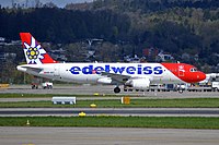 Edelweiss Air Airbus A320-214 HB-IHY (26443981163).jpg