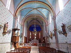 L'intérieur (la nef et le chœur) de l'Église Saint-Étienne de Roquetaillade