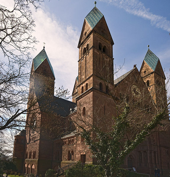 File:Erloeserkirche aussen.jpg