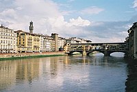 Річка Арно у Флоренції.