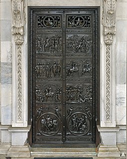 George Washington and the Revolutionary War Door Pair of a bronze sculptured doors to the Senate wing of the United States Capitol