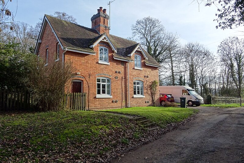 File:Former estate cottage - geograph.org.uk - 6025464.jpg