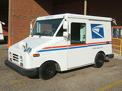 Vue avant d'un fourgon Grumman LLV (Long-Life Vehicle) de l'US Postal à Eufaula en Alabama.