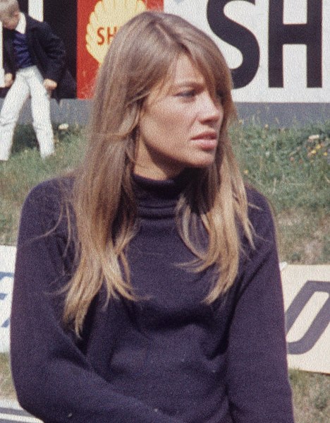 File:Françoise Hardy, 1966, Royat, tournage du film Grand Prix (cropped).jpg