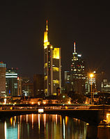 158px-Frankfurt_am_Main_nightshot.jpg