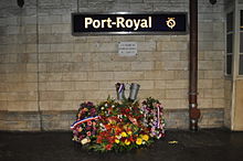 Gare de Port-Royal, plaque fleurie attentat 1996.JPG