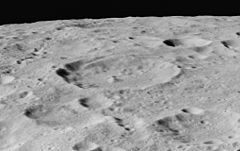 Krater Gavrilov AS16-M-1309.jpg