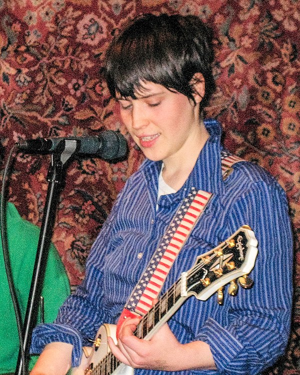 Castrée performing in 2006