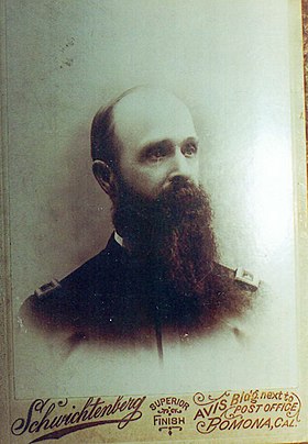 Everstiluutnantti George F. Robinson