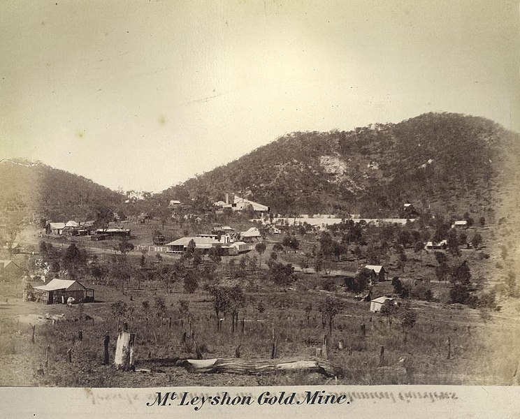 File:Gold mining town of Mount Leyshon, ca. 1890 (7464841278).jpg