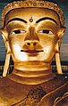 Goldene Buddha sculptur (47324222301).jpg