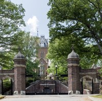 Grand entrance to Bethany College in Bethany, West Virginia LCCN2015632061.tif
