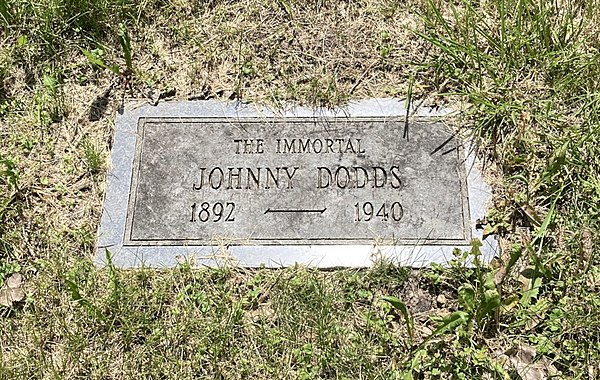 Dodds' grave at Lincoln Cemetery