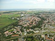 Luchtfoto van de stad, genomen in juli 2012