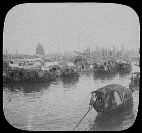 Canton (Guangzhou) was the trade center of China in that period. Photo from 1895.