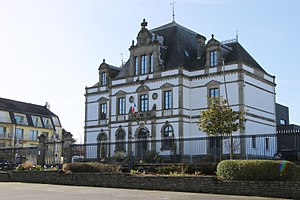 Hôtel-de-ville-Ploërmel---(c)-Ville-de-Ploërmel.jpg